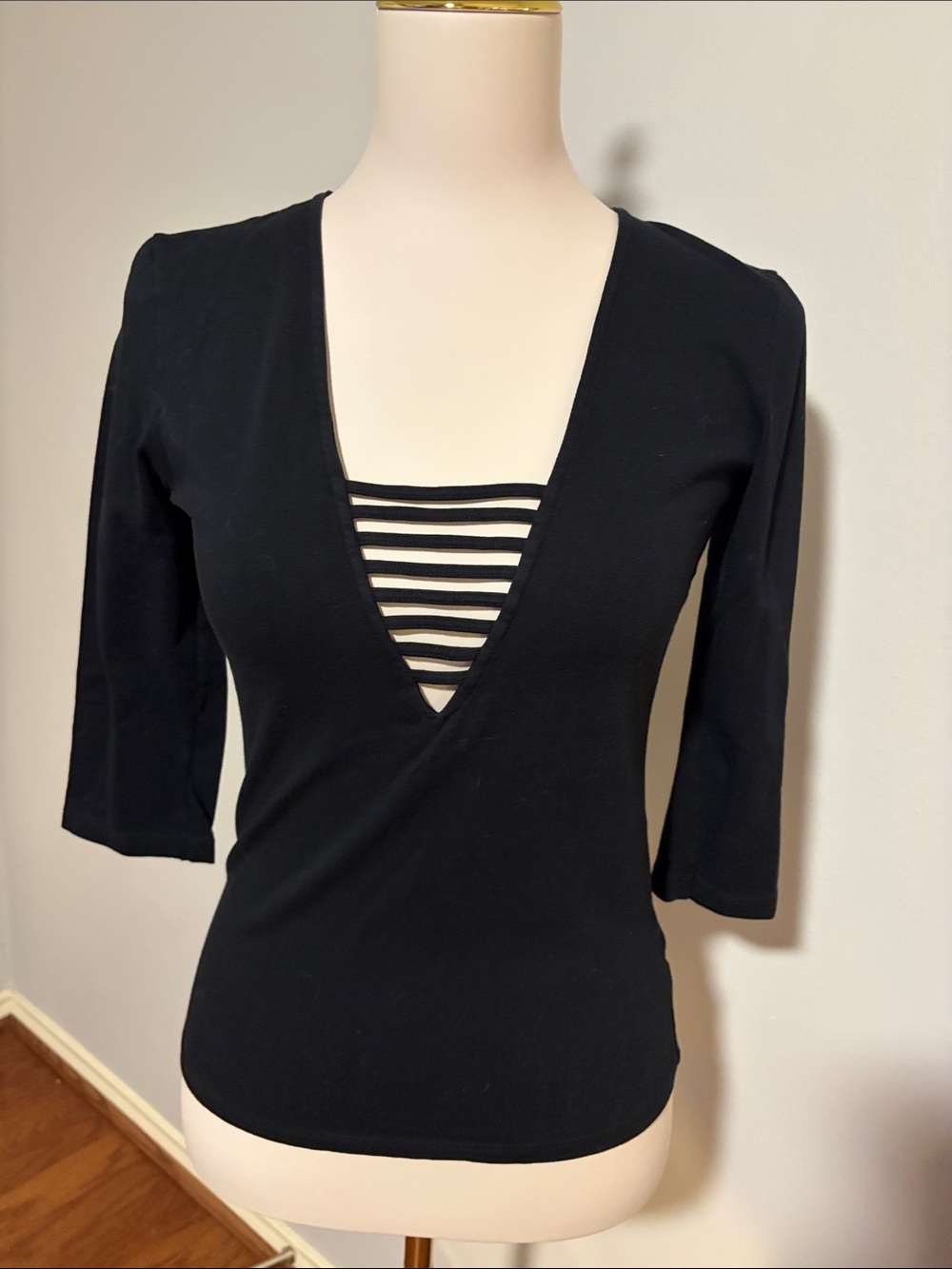 Express One Eleven Women’s Black Top in Size Medium